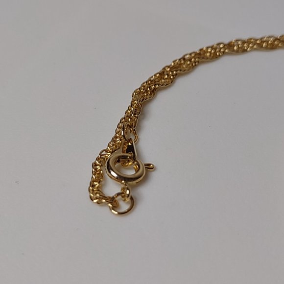 Gold Tone With Red Flower Mother Necklace 18 Inches Long - Picture 7 of 10